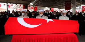 Τουρκία: Η αντιπολίτευση πιέζει την κυβέρνηση για απαντήσεις για τις εκτελέσεις των Τούρκων ομήρων στο Ιράκ