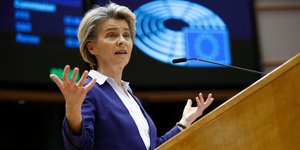 Η πρόεδρος της Κομισιόν Ούρσουλα Φον ντερ Λάιεν