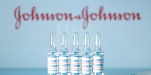 Φιαλίδια εμβολίου της Johnson & Johnson