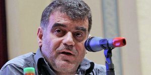 Κώστας Βαξεβάνης