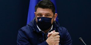 Ο Νίκος Χαρδαλιάς στην ενημέρωση για την πανδημία