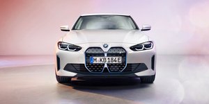 Επίσημη αποκάλυψη για τη νέα BMW i4