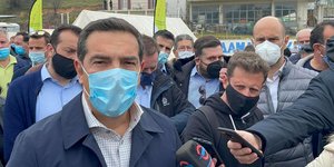 Ο Αλέξης Τσίπρας στις σεισμόπληκτες περιοχές