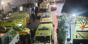 Ασθενοφόρα έξω από τον Ευαγγελισμό