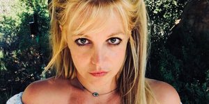 H Μπρίτνεϊ Σπίαρς με φλοράλ τοπ