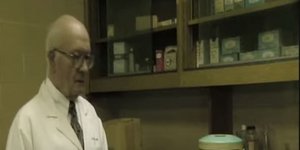 Ο Δρ Ρόμπερτ Γουάιτ