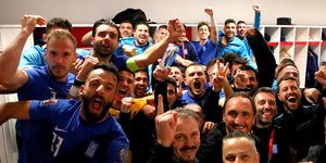 Πανηγυρισμοί στα αποδυτήρια της εθνικής Ελλάδας