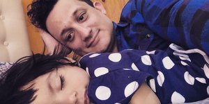 άνδρας ομοφυλόφιλος υιοθεσία