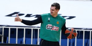 Ο Χεζόνια στην προπόνηση του Παναθηναϊκού