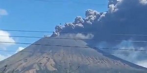 Καπνοί από το ηφαίστειο Σαν Κριστόμπαλ