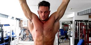 O 30χρονος Ιταλός bodybuilder Μπένο Νεουμέρ