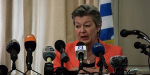 Η Ιλβα Γιόχανσον μιλά στα ΜΜΕ