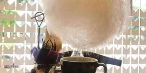 Sweet Little Rain Ένας καφές με ζάχαρη από σύννεφο  μαλλί της γριάς