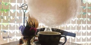 Sweet Little Rain Ένας καφές με ζάχαρη από σύννεφο  μαλλί της γριάς 