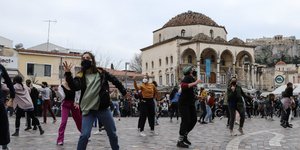Διαμαρτυρία καλλιτεχνών στο Μοναστηράκι