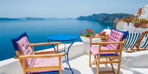 Θέα από μπαλκόνι στην Σαντορίνη