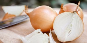 Πώς θα κόψετε κρεμμύδια χωρίς να κλάψετε;