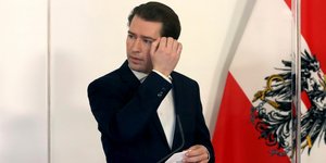 Ο Σεμπάστιαν Κουρτς φτιάχνει τα μαλλιά του