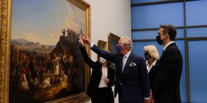 Ο πρίγκιπας Κάρολος και ο Κυριάκος Μητσοτάκης στην Εθνική Πινακοθήκη