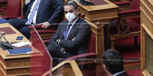 Κυριάκος Μητσοτάκης και Αλ. Τσίπρας στη Βουλή