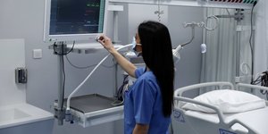 κλίνη νοσοκομείο