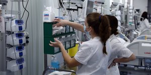 Νοσοκόμες σε ΜΕΘ