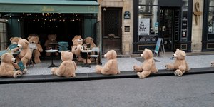 Λούτρινα αρκουδάκια στο Παρίσι