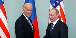 Ο νυν πρόεδρος των ΗΠΑ, Τζο Μπάιντεν με τον Ρώσο ομόλογό του Βλαντιμίρ Πούτιν