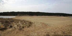 Εντυπωσιακό βίντεο: Η Πάρος «ενώθηκε» με το νησί του Οικονόμου λόγω της άμπωτης