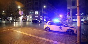 Περιπολικό στη Θεσσαλονίκη εν μέσω απαγόρευσης κυκλοφορίας