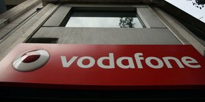 Πινακίδα καταστήματος της Vodafone
