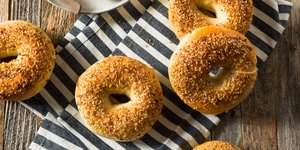 Συνταγή για ψωμάκια με ελληνικό γιαούρτι