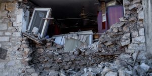 Στιγμιότυπο από ζημιές από τον σεισμό στην Ελασσόνα, μεγέθους 6 Ρίχτερ