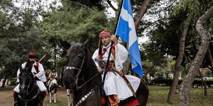 Εφιπποι στο Σύνταγμα