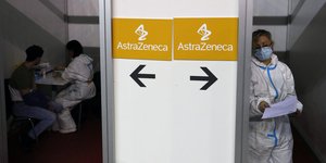 Τα ενδιάμεσα αποτελέσματα των κλινικών δοκιμών του συνδυαστικού εμβολίου Sputnik V και AstraZeneca θα ανακοινωθούν σε δύο μήνες