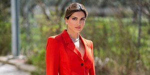 Ντυμένη… τσολιάς ξεκίνησε τη σημερινή εκπομπή η Σταματίνα Τσιμτσιλή