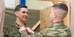 Απαντήσεις ΥΠΕΘΑ σε ερωτήσεις στη Βουλή για μειωμένη στρατιωτική θητεία