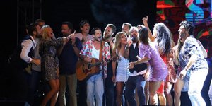 Ο Τριαντάφυλλος τραγουδάει στο πάρτι ένωσης του Survivor 4