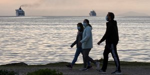 Κόσμος σε θάλασσα