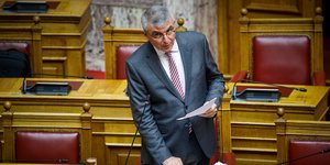 Ο κ. Τσακλόγλου μιλά στην Ολομέλεια