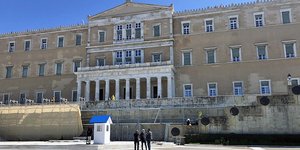 Βουλή εργασίες συντήρησης στο μνημείο του Αγνώστου Στρατιώτη