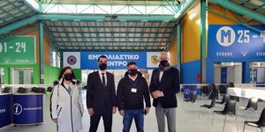 Νίκος Χαρδαλιάς και Μάριος Θεμιστοκλέους στα δυο νέα mega εμβολιαστικά κέντρα της Πολιτικής Προστασίας σε Περιστέρι και Ελληνικό
