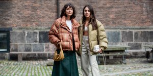 γυναίκες με sneakers στην εβδομάδα μόδας