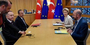 Ρετζέπ Ταγίπ Ερντογάν, Σαρλ Μισέλ και Ούρσουλα φον ντερ Λάιεν σε παλαιότερη συνάντησή τους