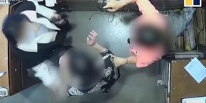 H στιγμή που η σύζυγος του Βέλγου πρέσβη στη Νότια Κορέα χαστουκίζει την πωλήτρια