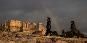 Το ουράνιο τόξο πίσω από το ναό του Παρθενώνα στην Ακρόπολη