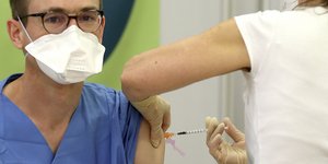 AstraZeneca Εμβολιασμός 