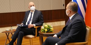 Ο Νίκος Δένδιας και ο Μεβλούτ Τσαβούσογλου