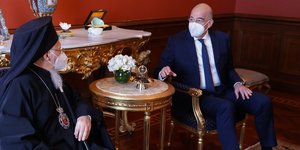 Ο Νίκος Δένδιας στο Φανάρι με τον Οικουμενικό Πατριάρχη Βαρθολομαίο