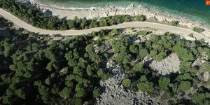 παραλια πεφκα βραχοι
